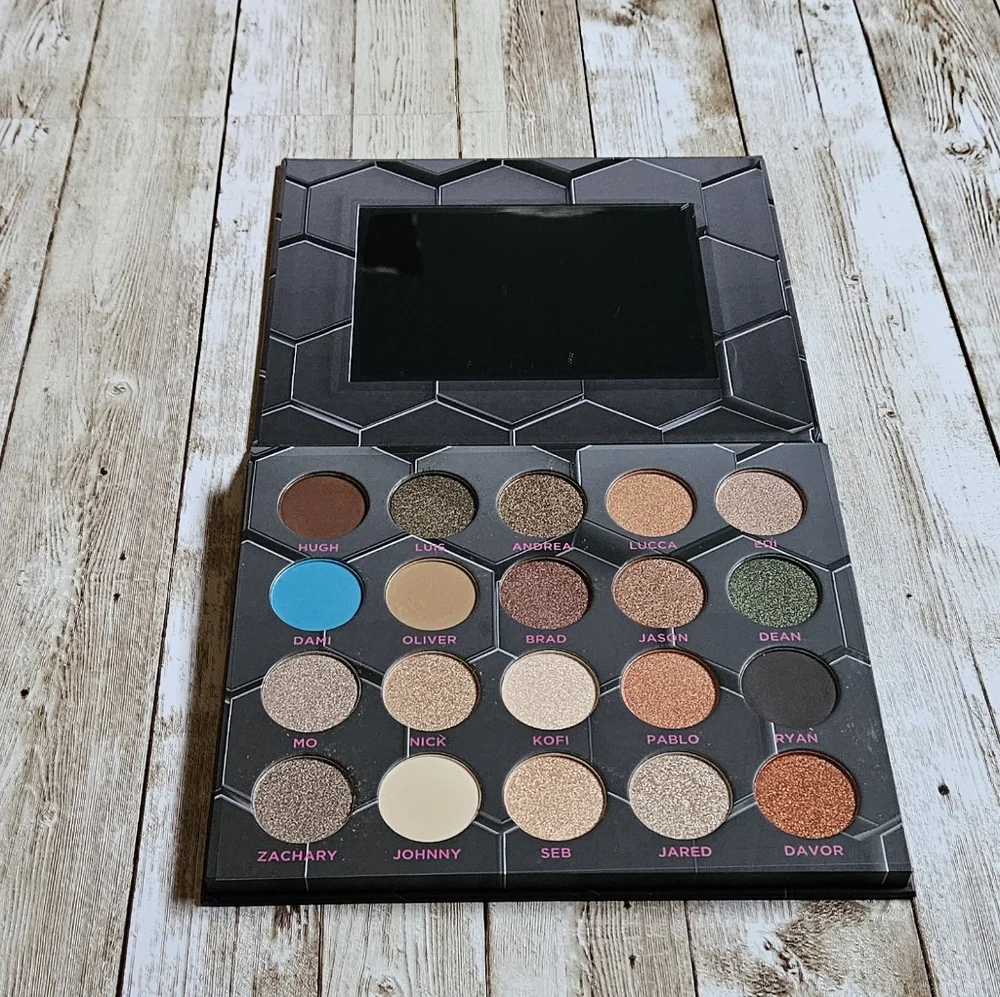 NIB BeeBeauty Barbarella Eyeshadow Palette